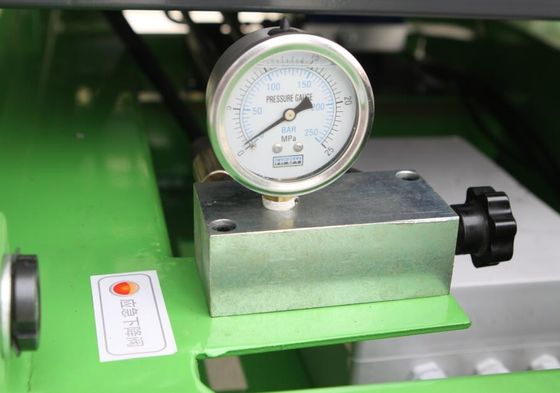 12 Meters Mobile Scissor Lift 1000Kg Loading Capacity For Working At Height