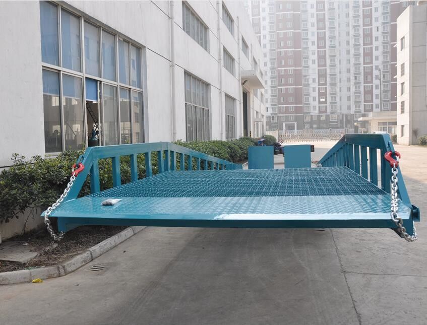 Reinforced Gusseted Lip Metal Loading Dock Ramp Non Skid